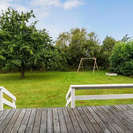 Сasa de vacaciones In With Sauna *