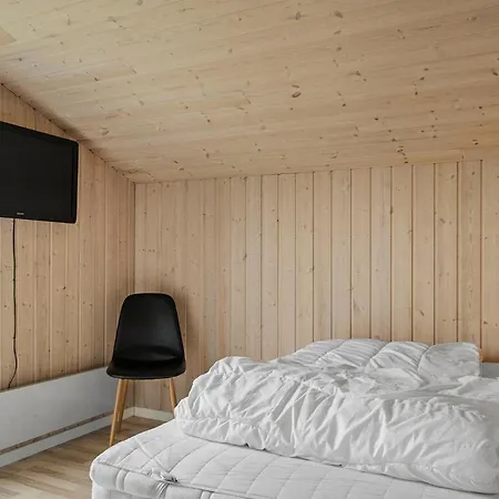 In With Sauna